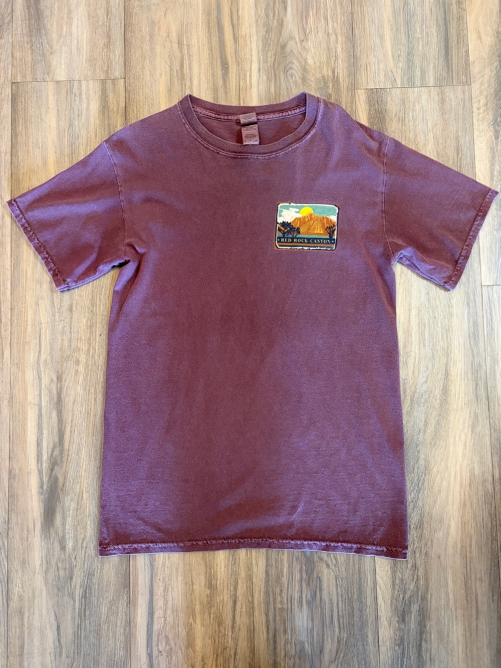 Gildan Ultra Cotton Red Rock Canyon Graphic T-Shirt – Size Small